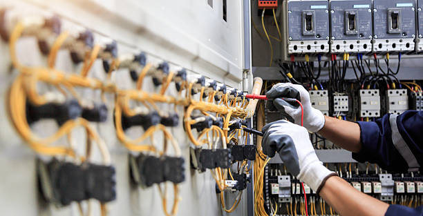 Professional Electrician technician working in Alliance, NE